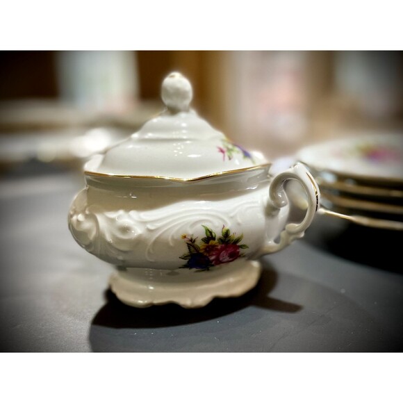 24 PCS Original royal Kent vintage Floral Porcelain Dinner. - Picture 5 of 11